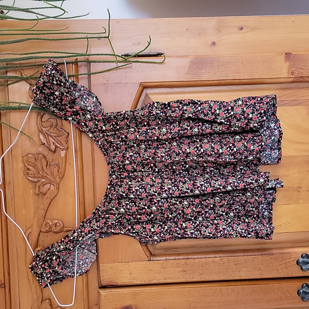 Pins and needles crop top S